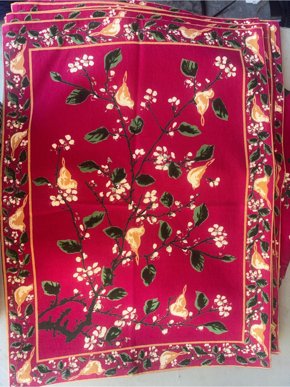 April Cornell tablecloth 57x104 and 6 placemats BEAUTIFUL - Picture 4 of 4